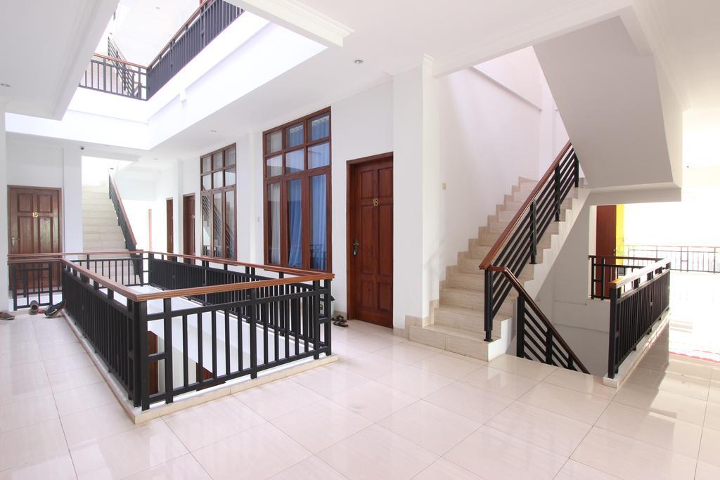 Hotel Reddoorz @ Plemburan Sleman  Zewnętrze zdjęcie