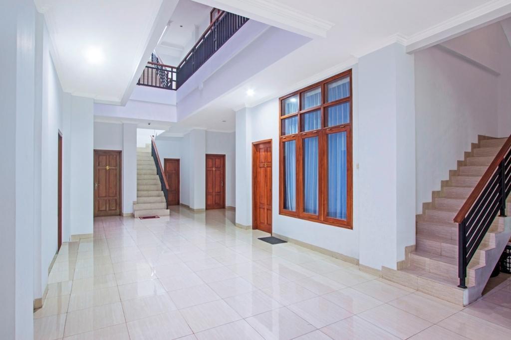 Hotel Reddoorz @ Plemburan Sleman  Zewnętrze zdjęcie