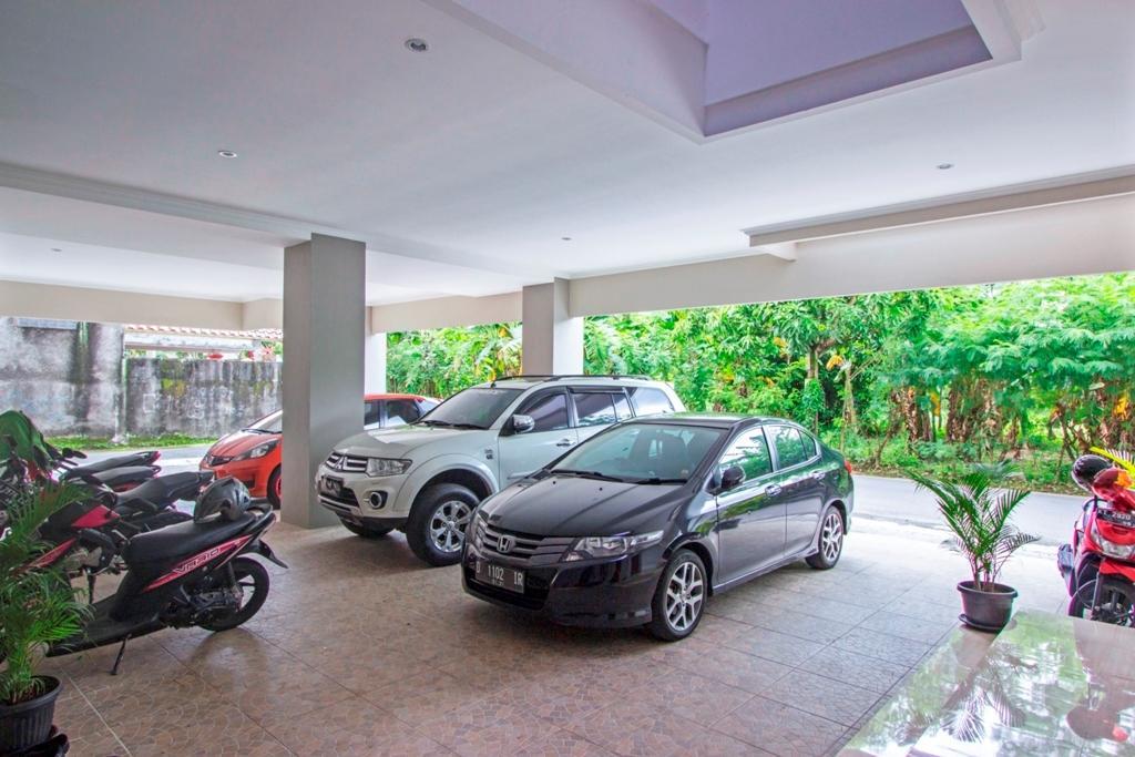 Hotel Reddoorz @ Plemburan Sleman  Zewnętrze zdjęcie