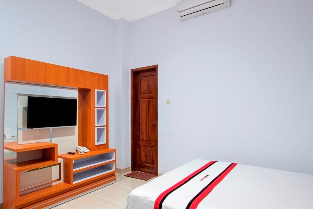 Hotel Reddoorz @ Plemburan Sleman  Zewnętrze zdjęcie